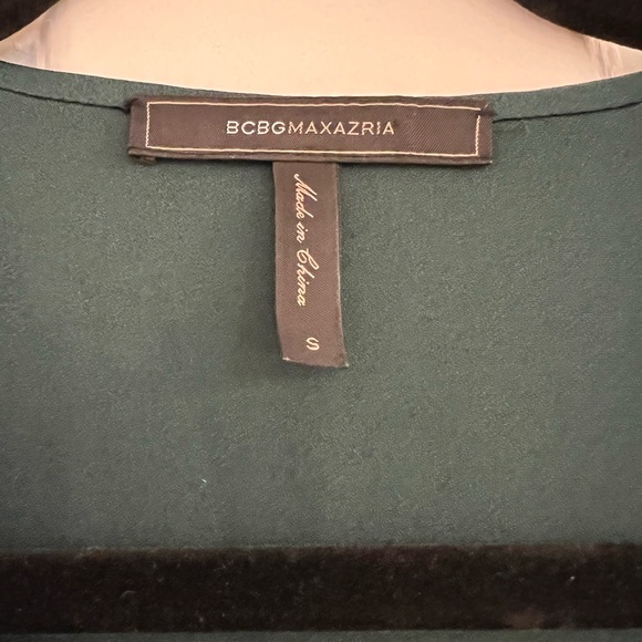 BCBGMAXAZRIA Shawl Collar Belted Top in Hunter Green, Size S - Picture 7 of 12